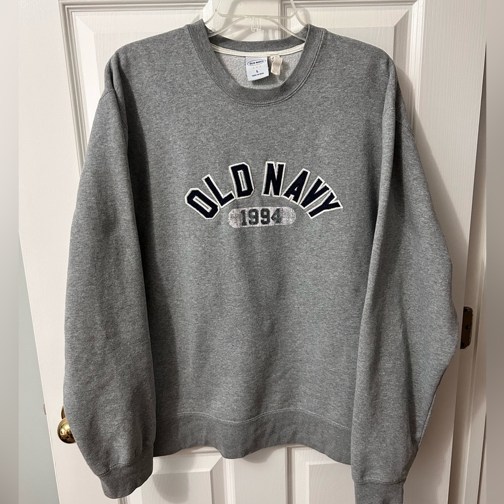 Old Navy Gray Crewneck Sweatshirt Classic Design